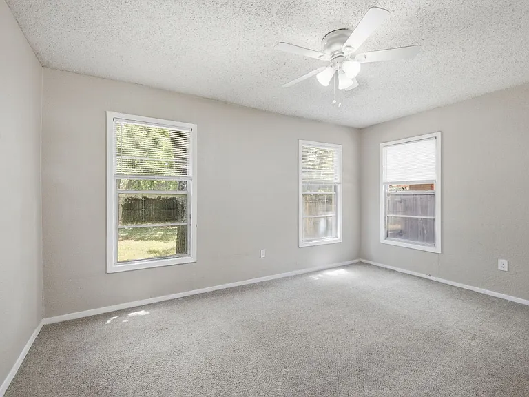 308 N Roe St #B — Photo 16