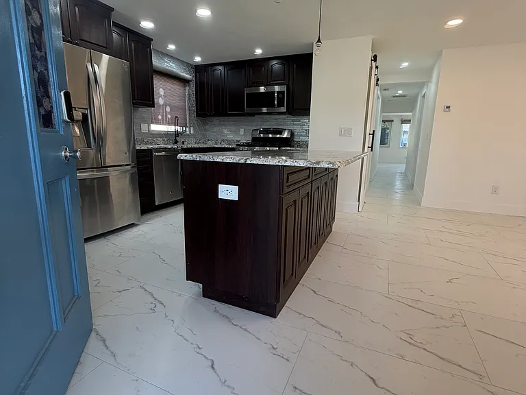 1125 Union St — Photo 5