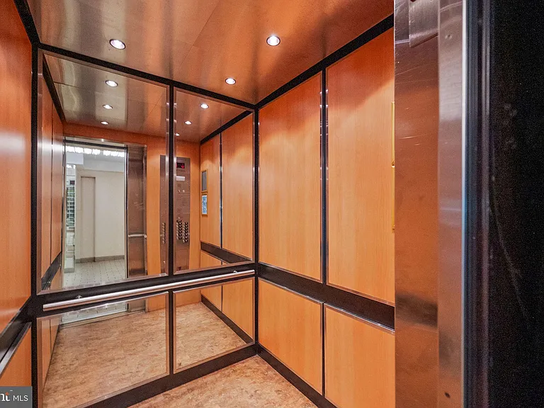 5340 Holmes Run Pkwy #704 — Photo 6