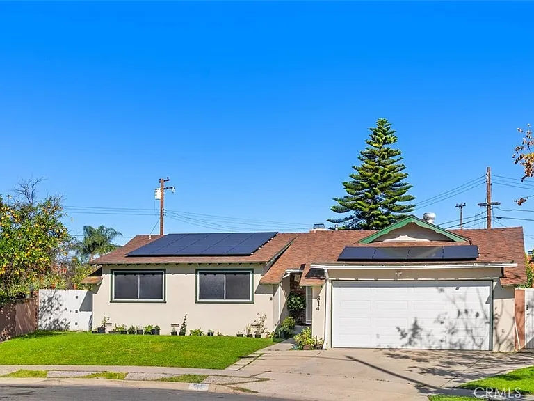 314 S Velva Pl — Photo 2