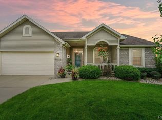 6394 Wailea Dr, Grand Blanc, MI 48439