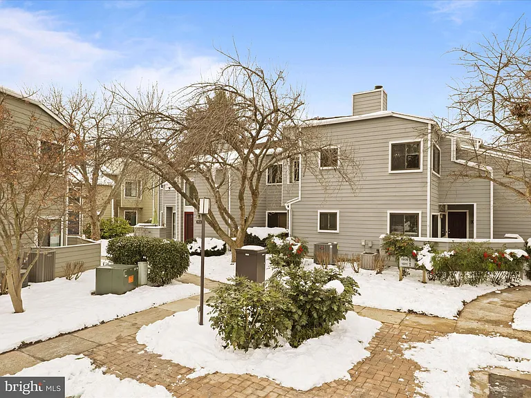 1911 Villaridge Dr #B-1911B — Photo 35