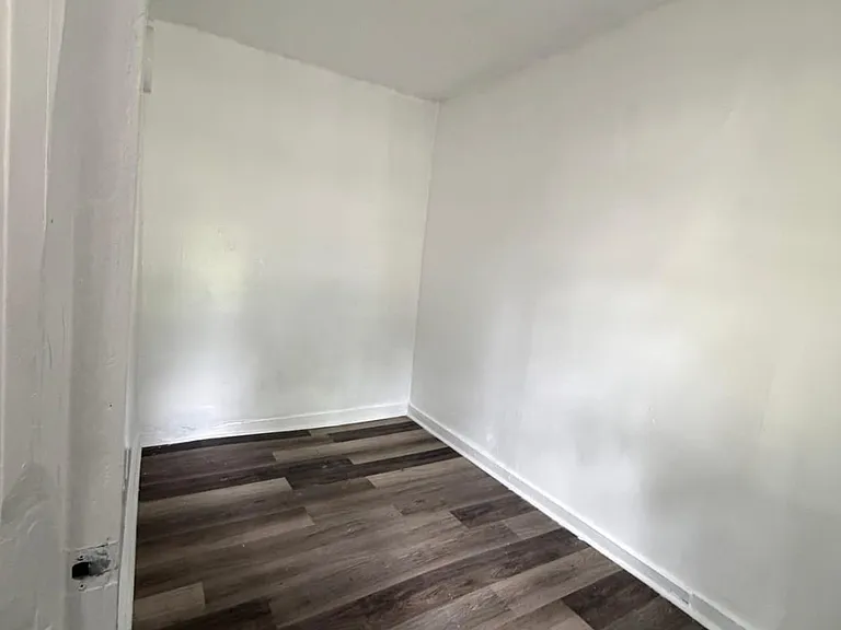 3326 W 54th St — Photo 5