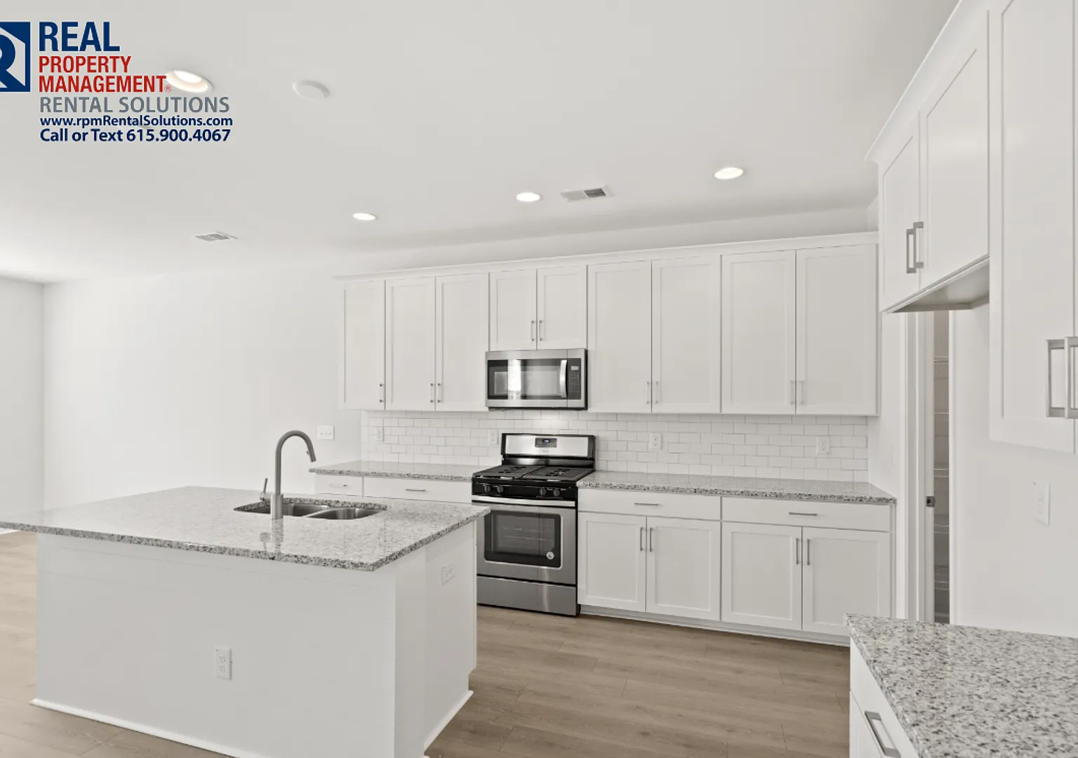 Gorgeous 3 bd home with bonus room and office! Community Pool! — Photo 4