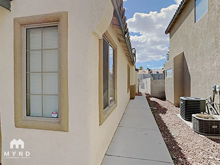 6375 Strongbow Dr — Photo 2