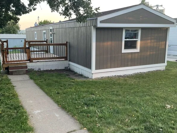 2227 E Erwin St, Pierre, SD 57501