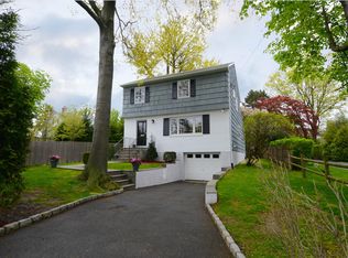 65 Ridge St, Eastchester, NY 10709