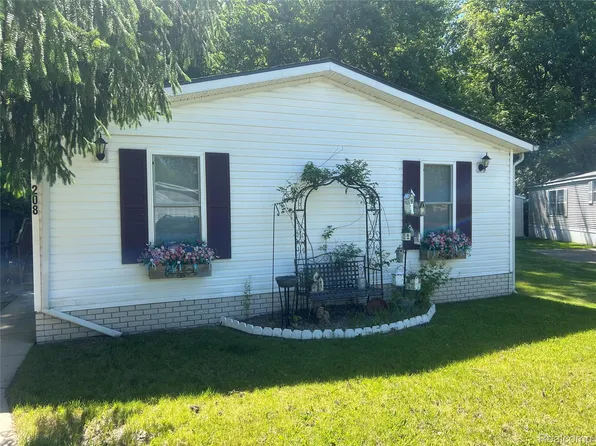 351 N Squirrel Rd Lot 208, Auburn Hills, MI 48326