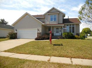3160 Meadow Glen St, Marion, IA 52302