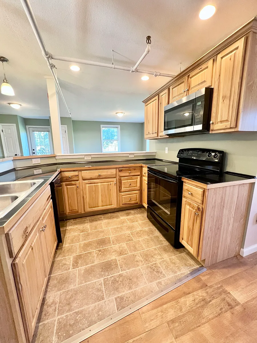 Building Photo - 132 Middle St #2