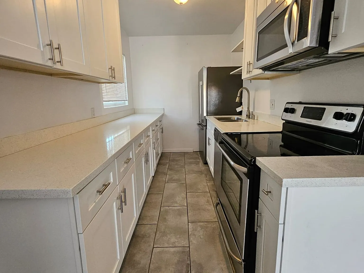 1 Bedroom apartment- Available now — Photo 1