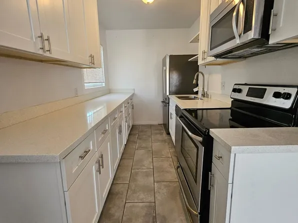 1 Bedroom apartment- Available now, 1422 S Casino Center Blvd APT 5, Las Vegas, NV 89104