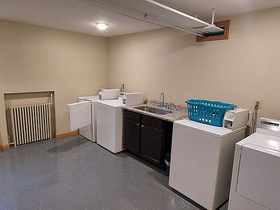 3rd image of 25 Wheeler St S APT 8