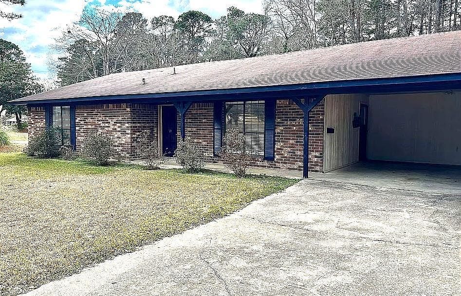 1st image of 23 Woodlawn Dr