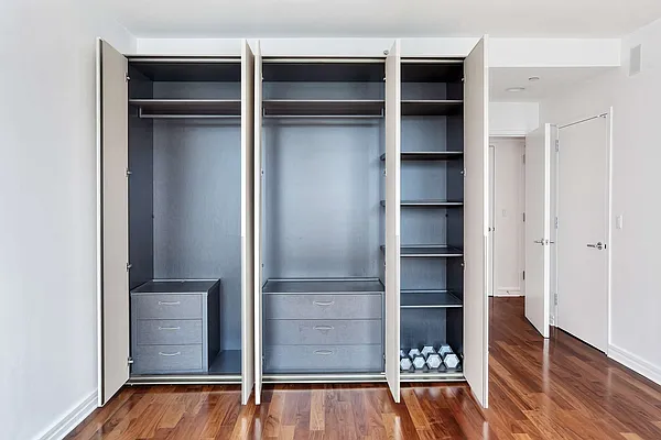 Rented by New York Residence | media 23