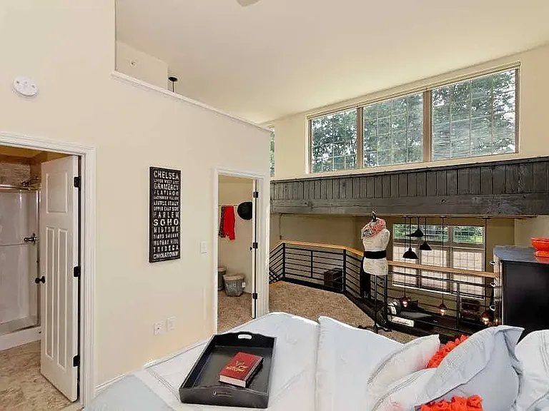 301 Green St #104 — Photo 10