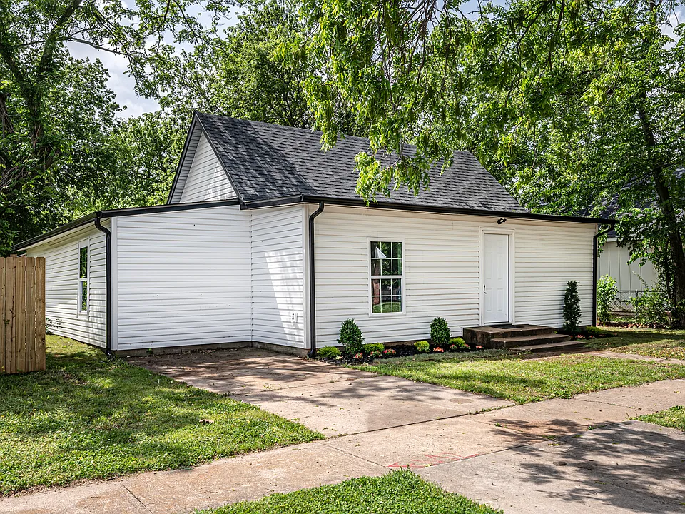 716 E Eufaula St #1