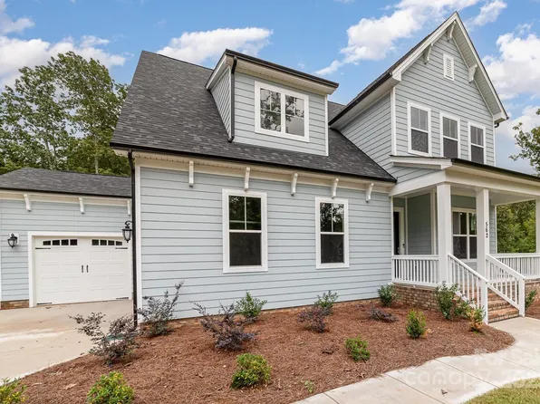 562 Shepherd Ln, Clover, SC 29710