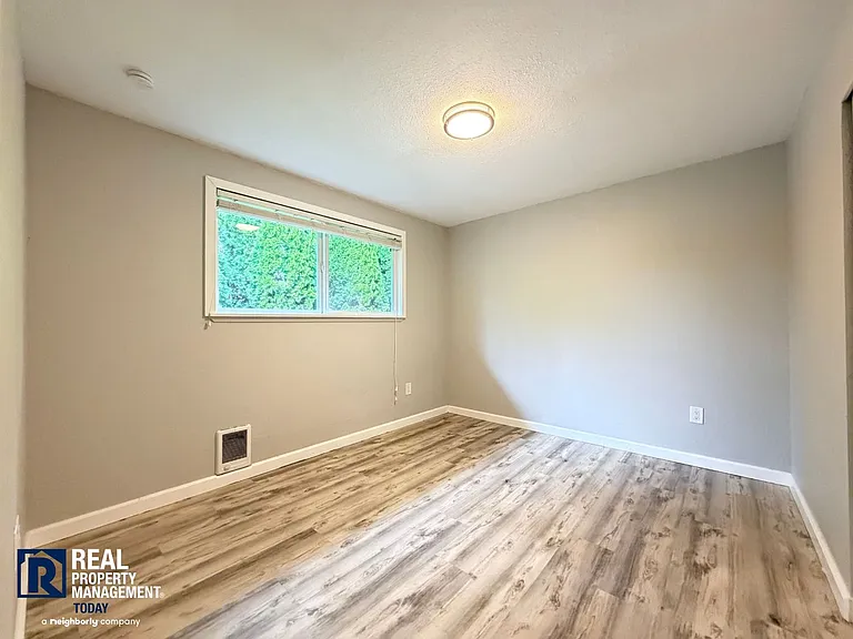 6451 S Stevens St Tacoma — Photo 15