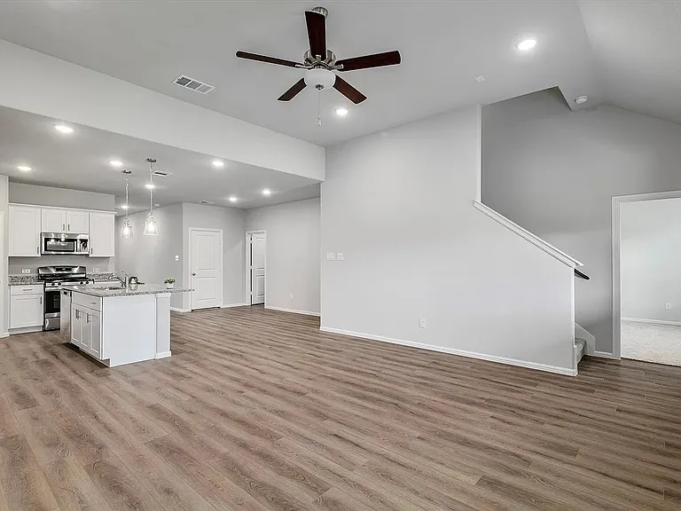 422 Wydown Dr — Photo 17