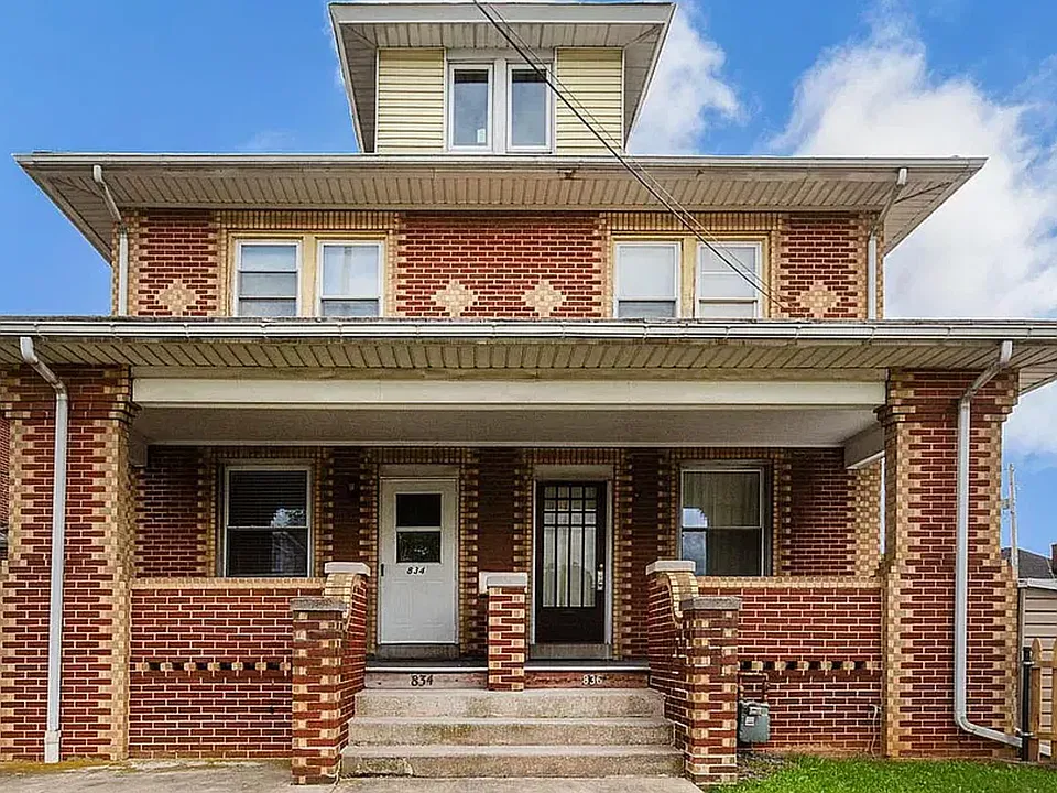 834 W Main St