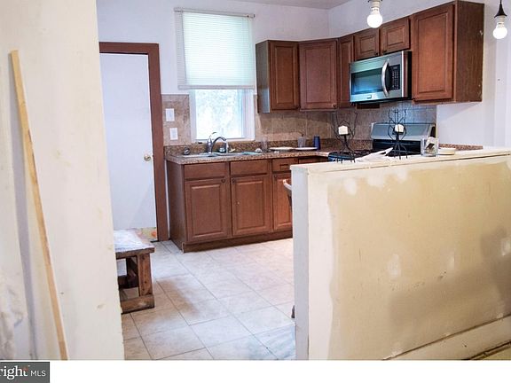 4th image of 5223 N American St