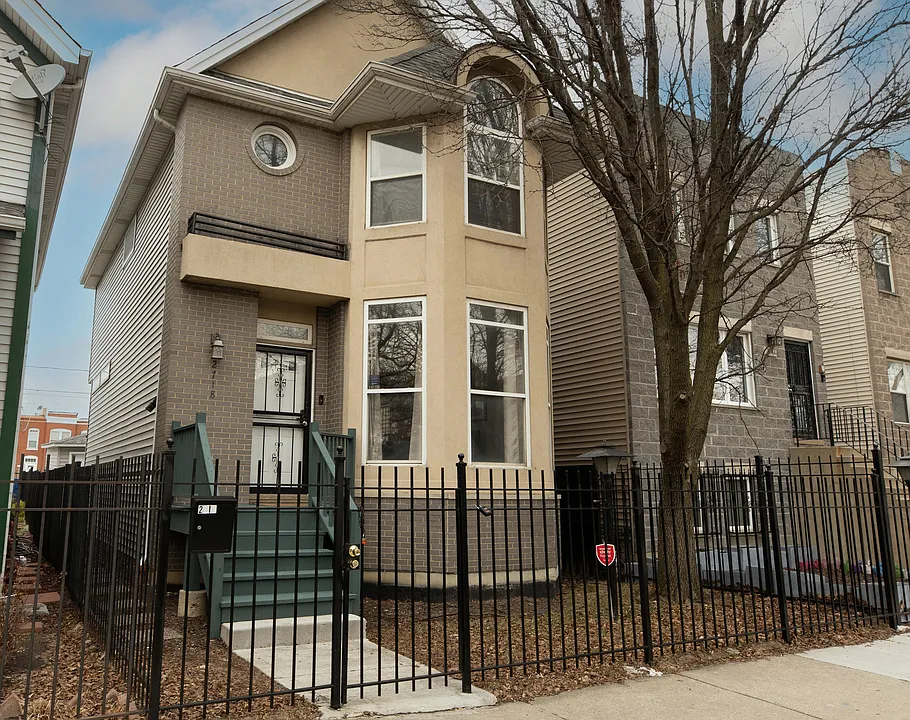 2718 W Washington Blvd