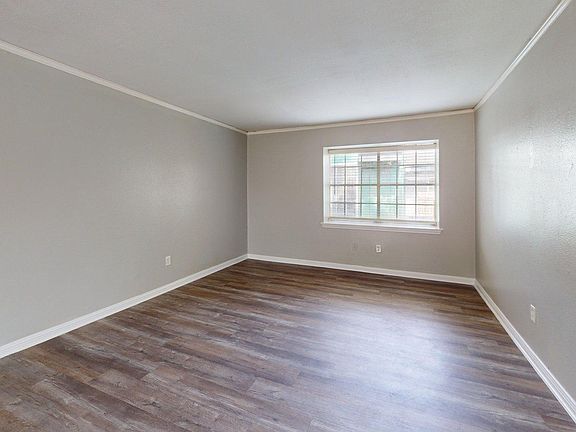 5th image of 310 Waco Ave APT 217