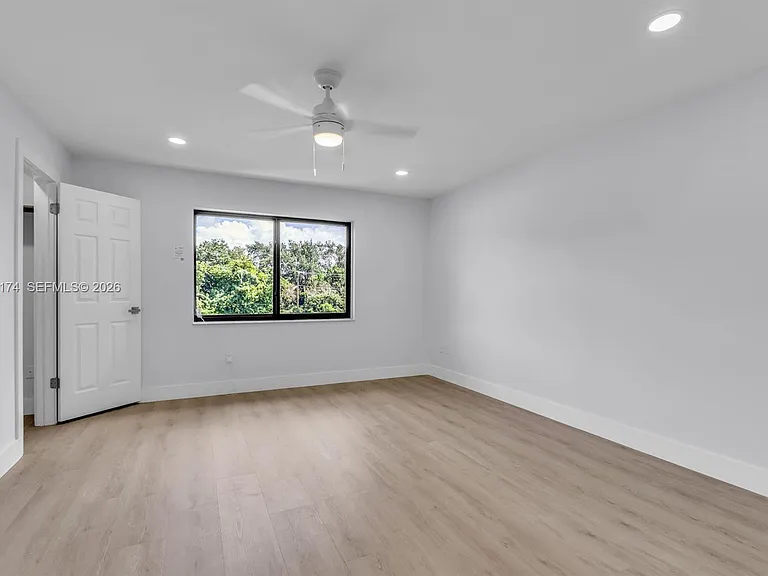 8535 Casa Del Lago #F — Photo 9