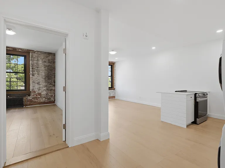 207 Main St #3 — Photo 11