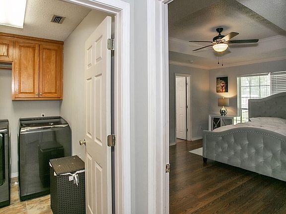 5th image of 502 Park Pl