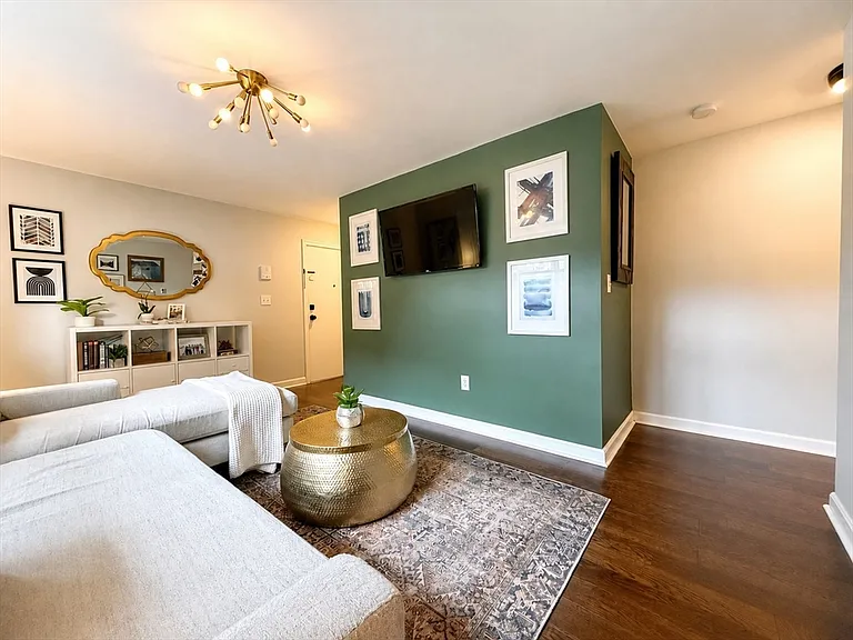 1185 Adams St #2 — Photo 6