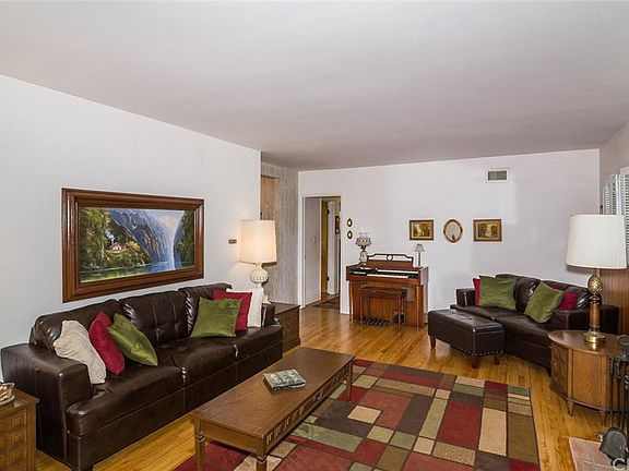 4th image of 10581 Artcraft Ave