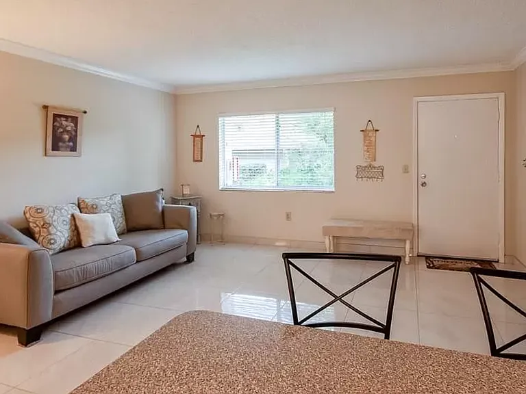 129 Blue Point Way #130 — Photo 6