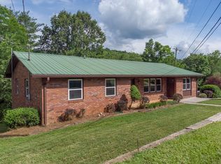 19 3rd St, Franklin, NC 28734