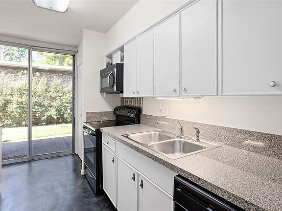 3rd image of 4500 Westridge Ave APT 27