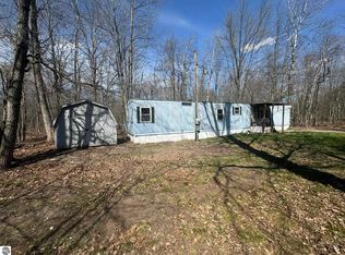 955 E Nicki Dr, Midland, MI 48640