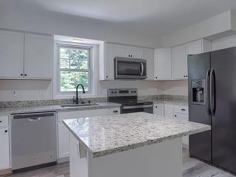 1140 Loop Dr — Photo 6