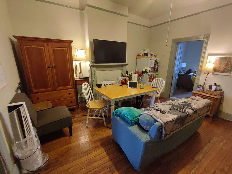 320 W Hall St #B — Photo 5