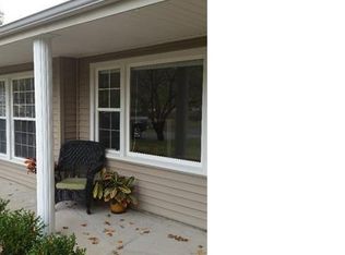 10942 Saint Francis Ln, Saint Ann, MO 63074