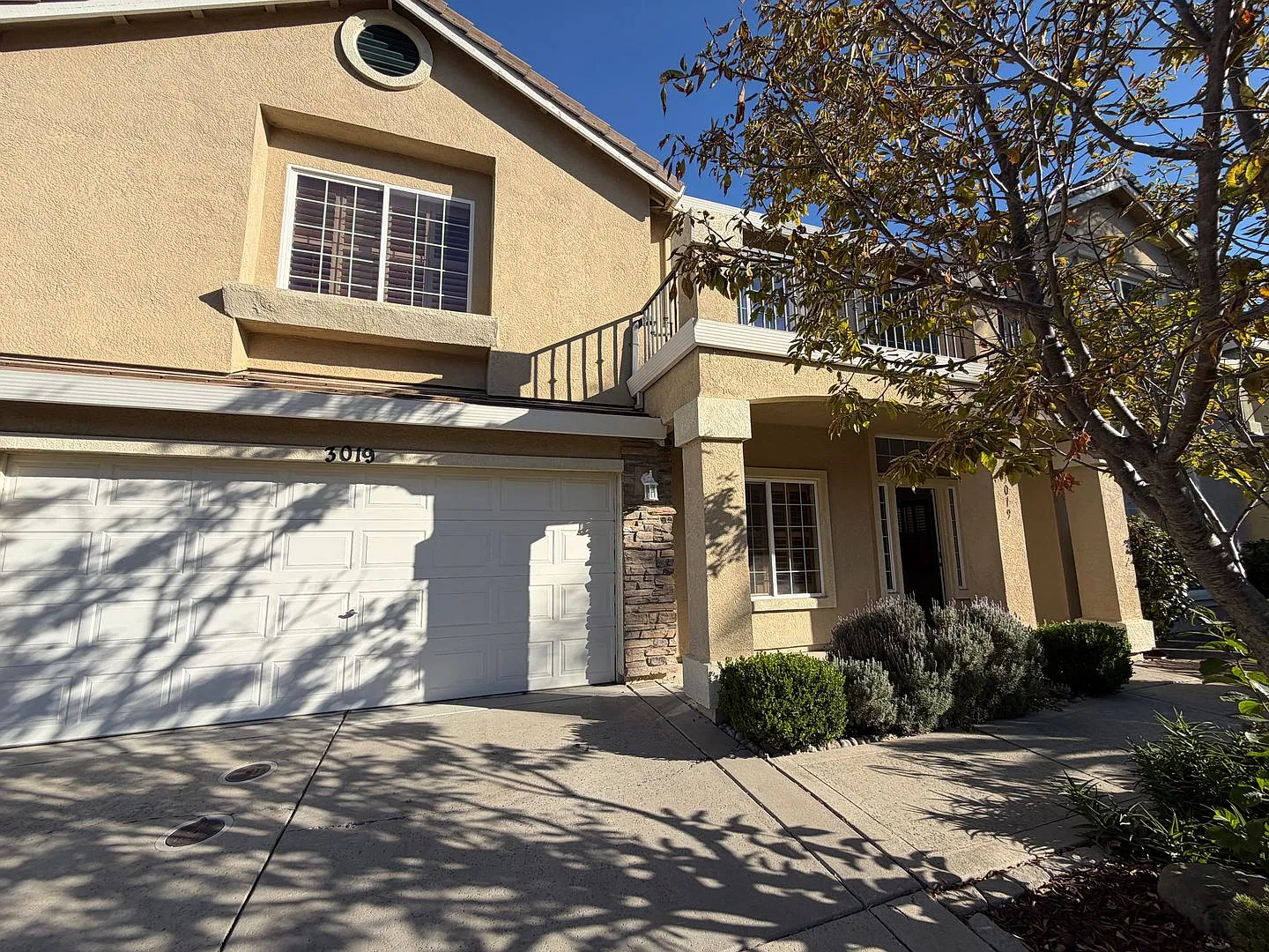 5 Bedroom | 4.5 Bathroom | Two-story Home in Natomas Area — Photo 3