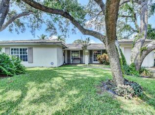 677 W Royal Palm Rd, Boca Raton, FL 33486