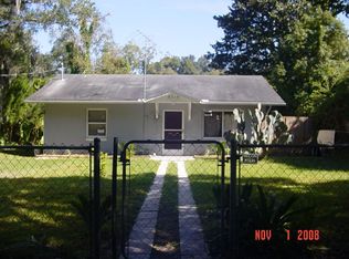 5715 Trout St, Melrose, FL 32666