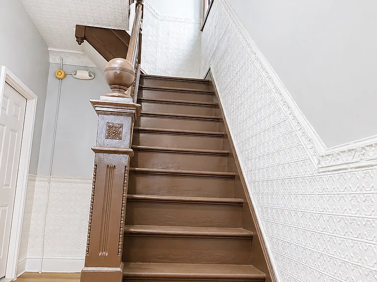 369 S 19th St #3 — Photo 9
