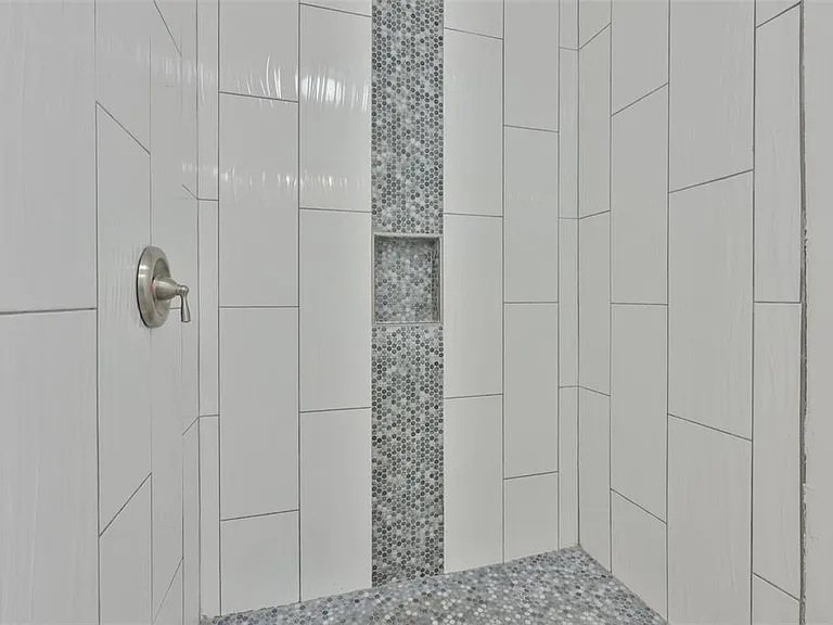 902 W Columbus Dr — Photo 24
