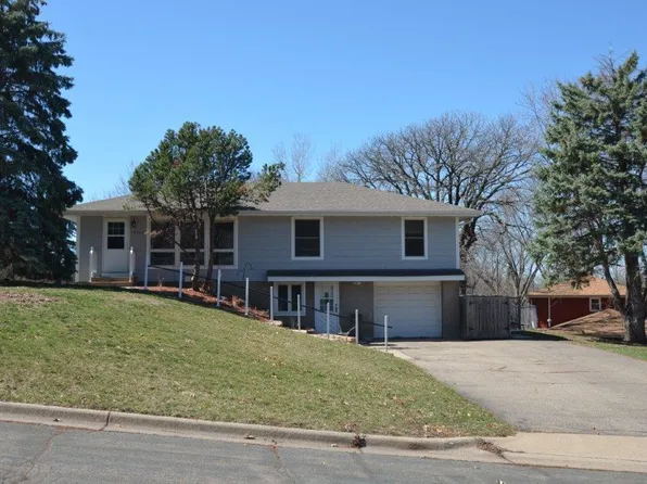 14920 Deerwood Dr, Burnsville, MN 55306