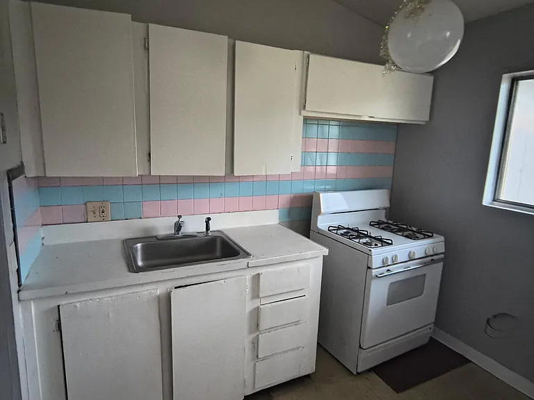 1339 Thurston St #1339 — Photo 7