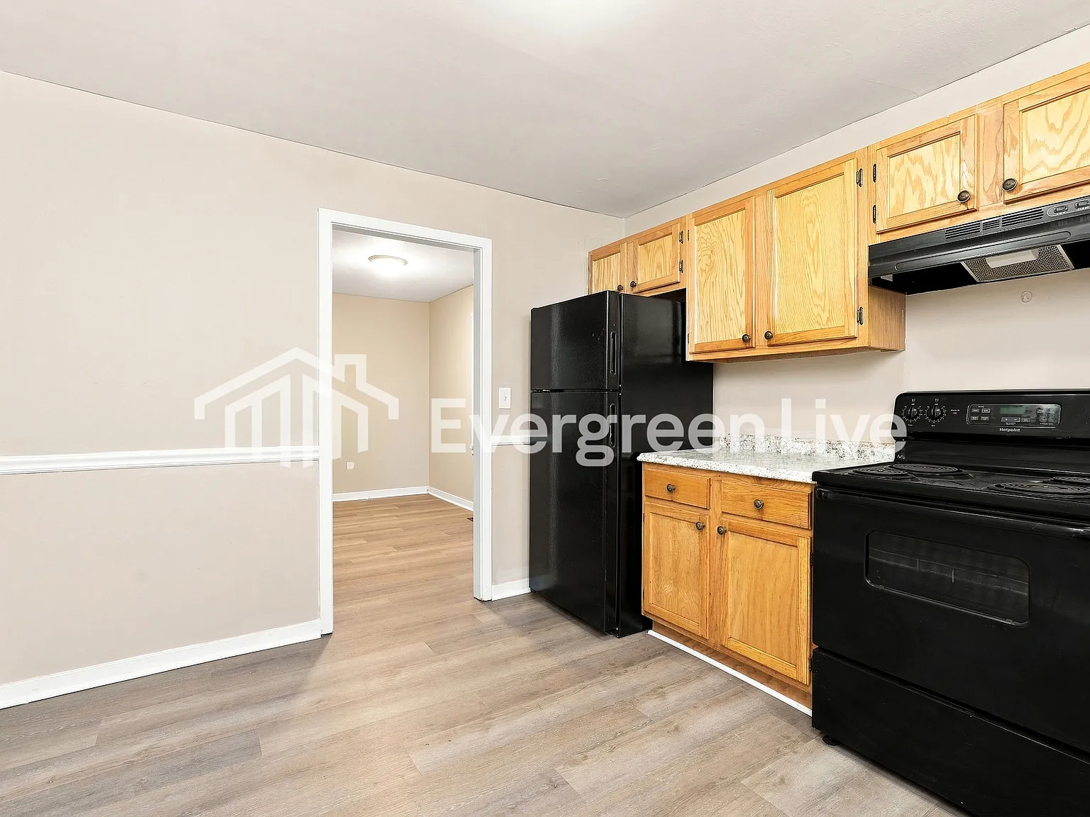 3 bed, 2.0 bath, 1000 sqft, $1,545 — Photo 4