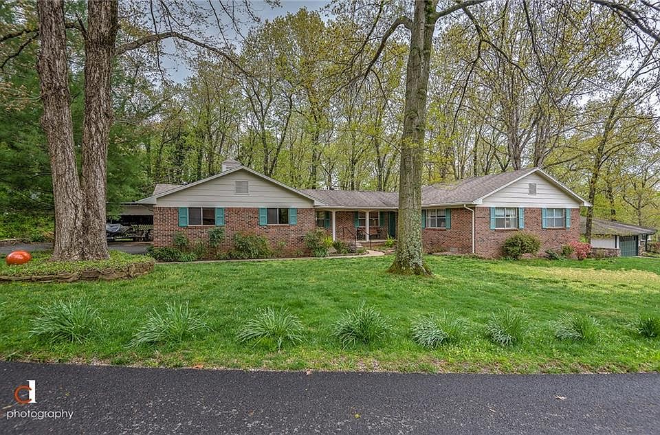 1st image of 2606 E Pleasant Ln