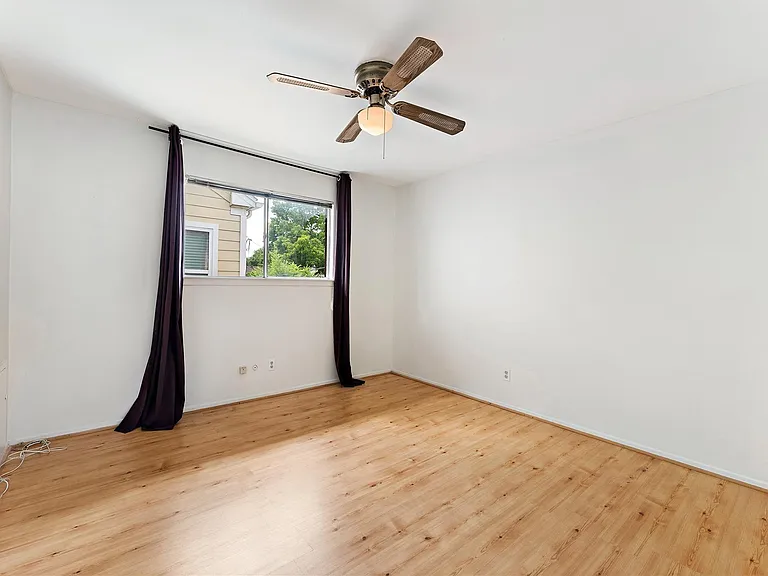 2515 Shakespeare St #4 — Photo 3